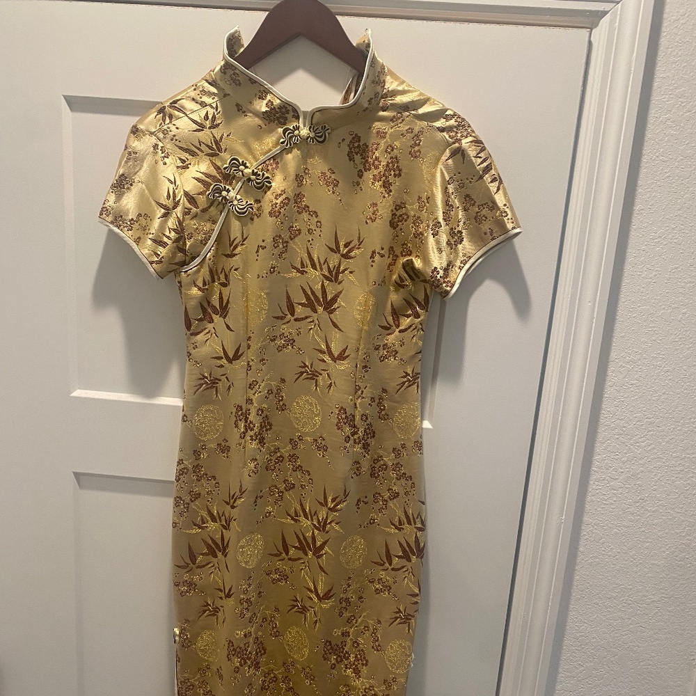 Women’s traditional Chinese dress